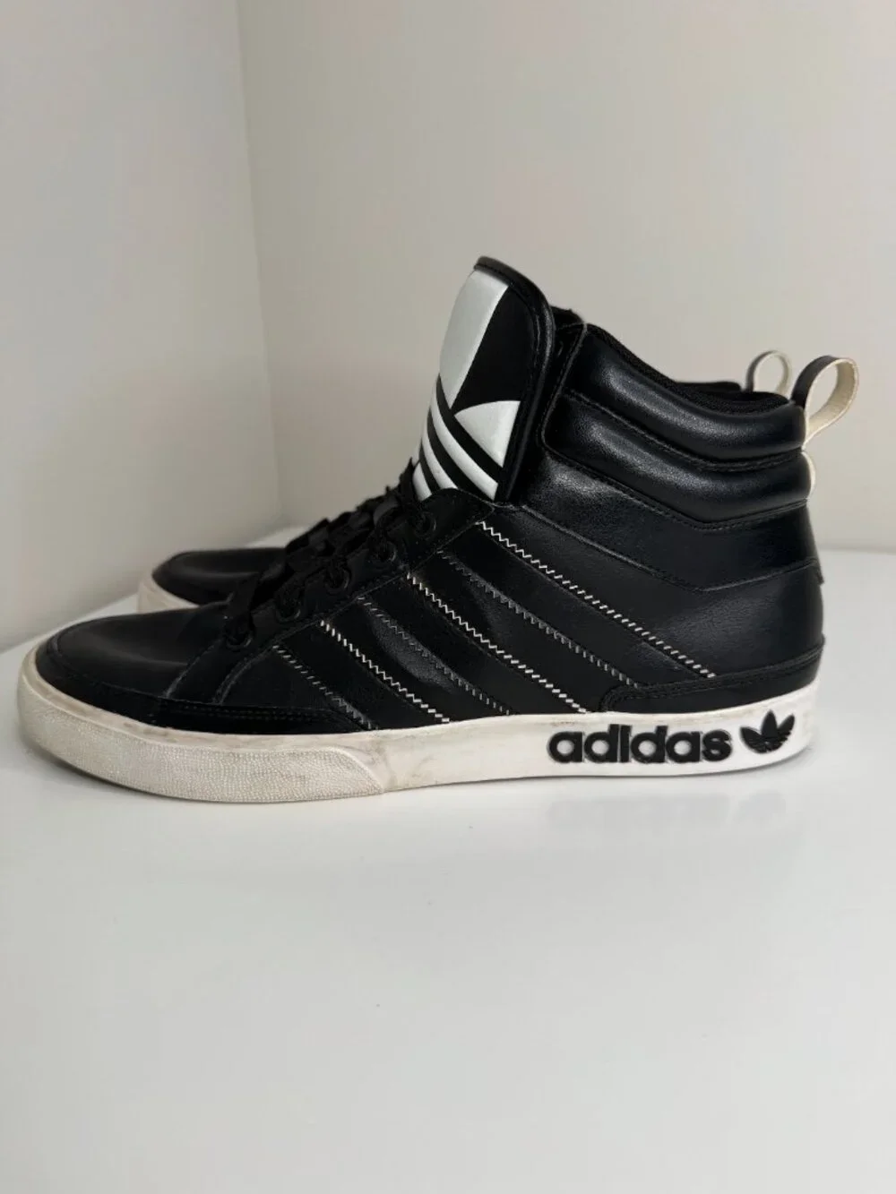 Adidas Originals Black Leather High Top Lace Up Sneakers Mens 10.5 Trefoil Tongu